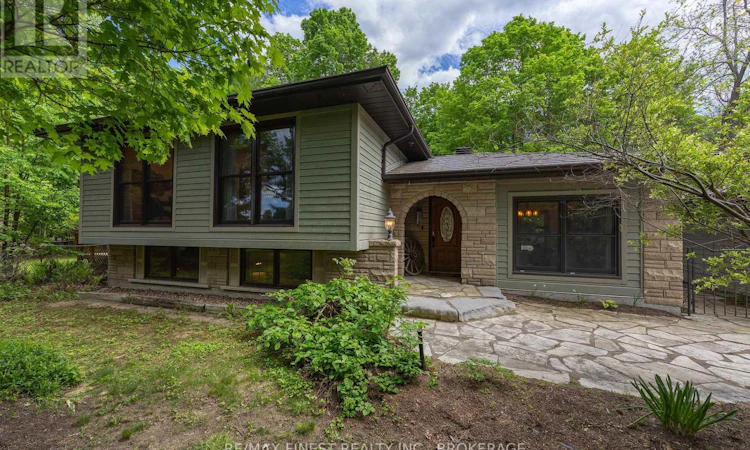 1465 Middle Road