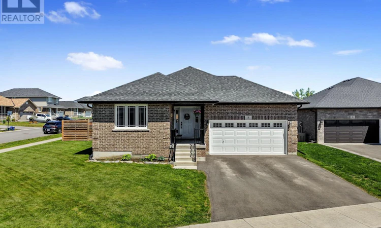 8 Darrell Drain Crescent