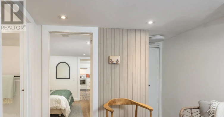 1654 Gerrard Street E, Toronto, ON, M4L 2A8 - 4