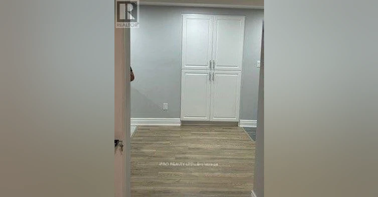 BSMT-930 Silversmith Drive, Mississauga, ON, L5V 1E9