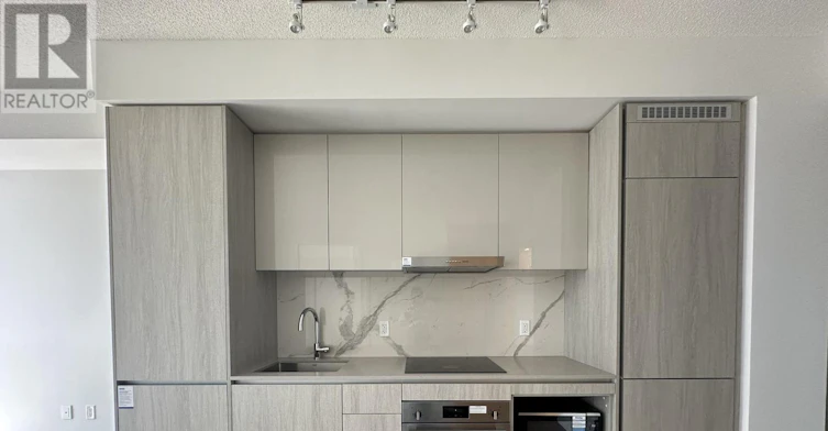 303-28 Interchange Way, Vaughan, ON, L4K 0P8 - 16