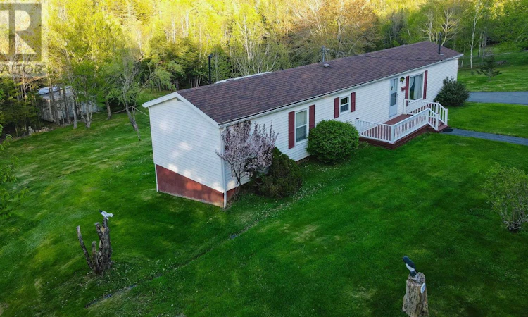 209 Uniacke Road South