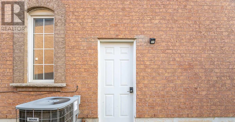 82 Twin Pines Crescent N, Brampton, ON, L7A 1M8 - 10
