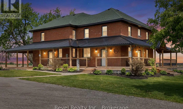 454 Colborne Street W