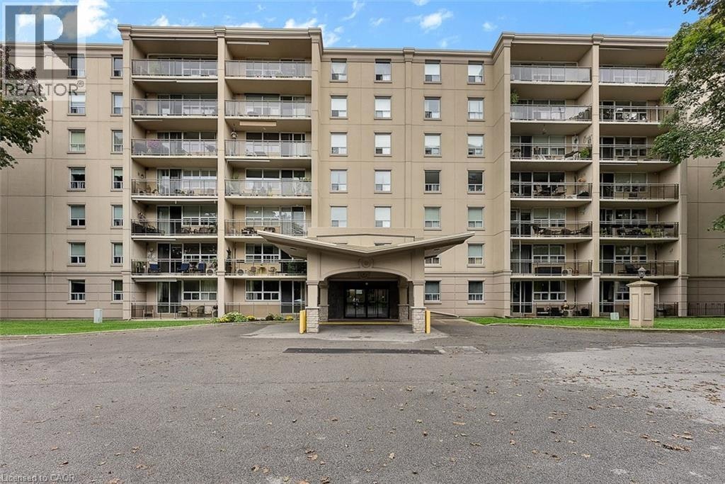 407-6390 Huggins Street, Niagara Falls, ON, L2J 1H1