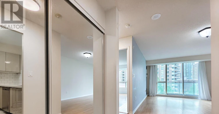 606-8 Pemberton Avenue, Toronto, ON, M2M 4K8 - 4