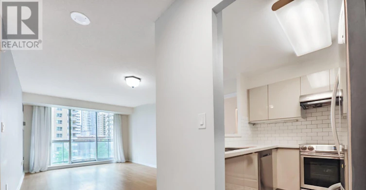 606-8 Pemberton Avenue, Toronto, ON, M2M 4K8 - 7