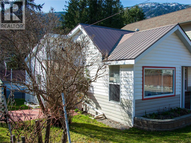913 Sixth Street, Nelson, BC, V1L 2Z4 - 3