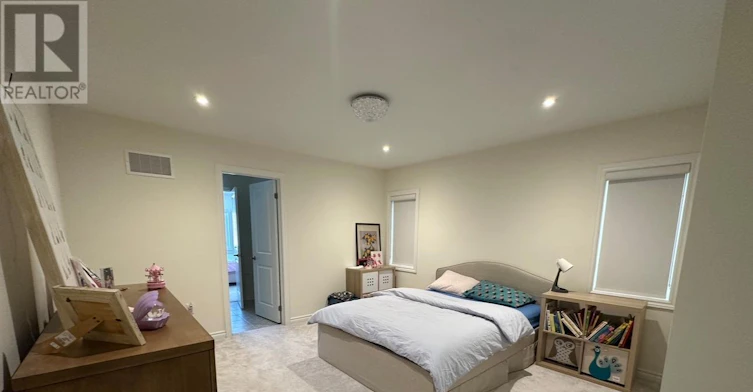 33 Fair Winds Lane, East Gwillimbury, ON, L9N 0V8 - 14