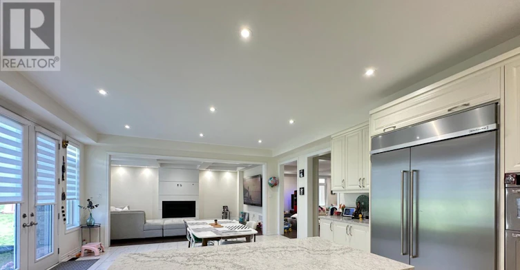 33 Fair Winds Lane, East Gwillimbury, ON, L9N 0V8 - 6