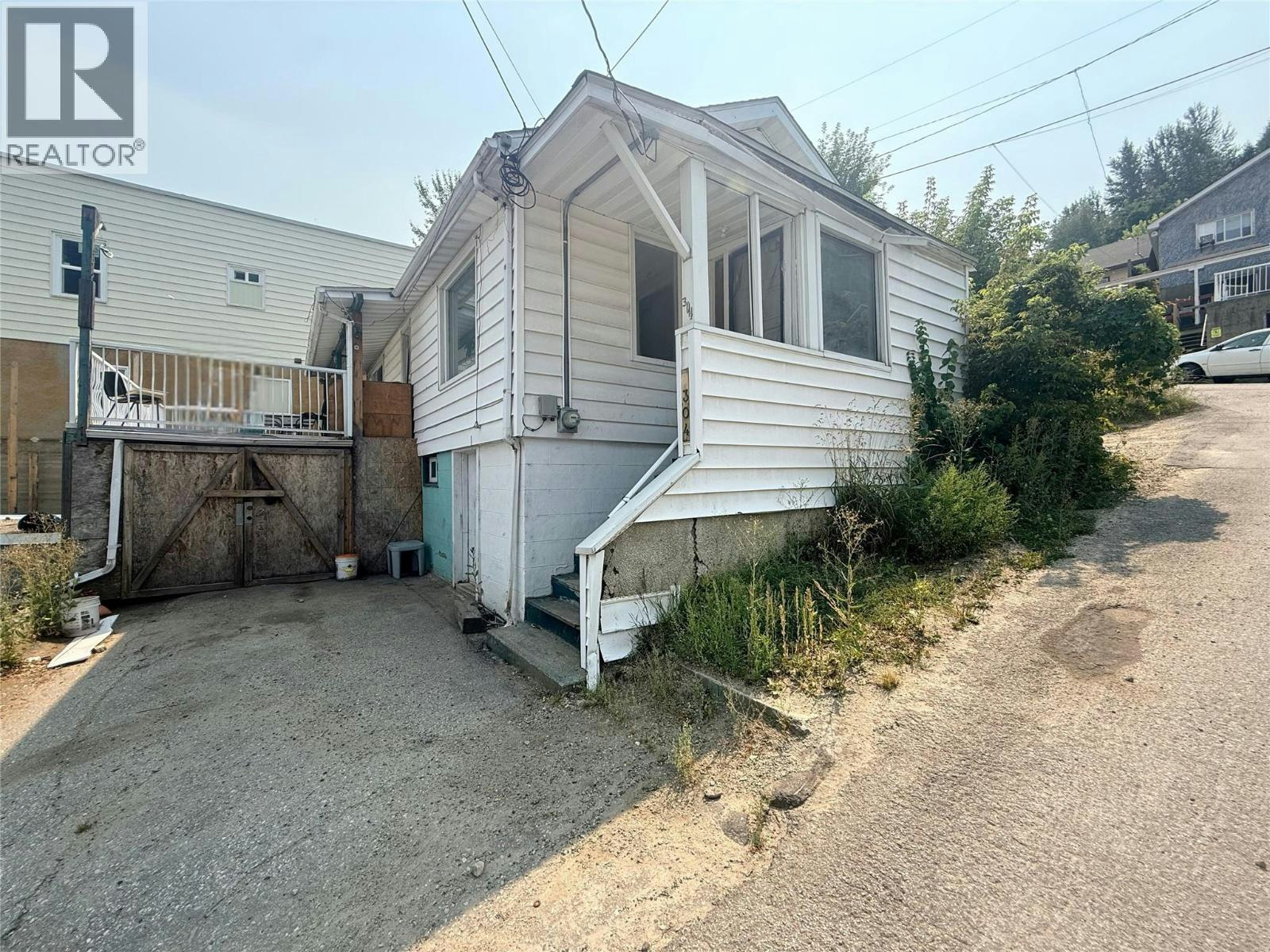 304 Mcanally Street, Trail, BC, V1R 3R4