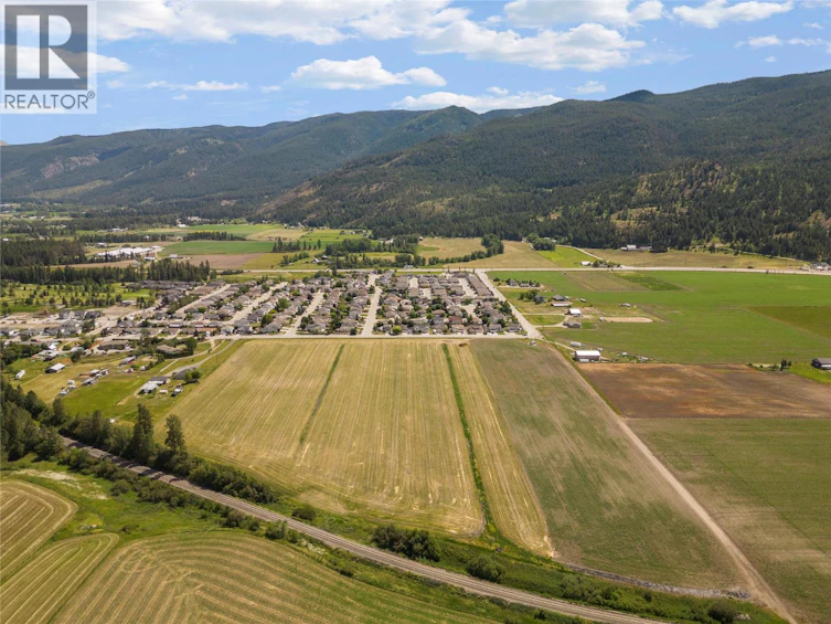 2049 Okanagan Street, Armstrong, BC, V4V 0B7 - 4