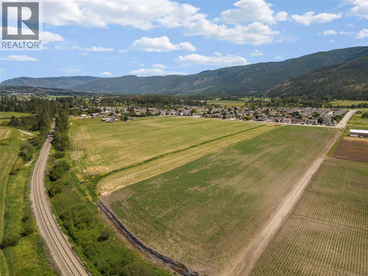 2049 Okanagan Street, Armstrong, BC, V4V 0B7 - 6