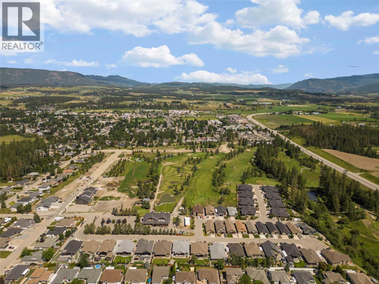 2049 Okanagan Street, Armstrong, BC, V4V 0B7 - 10