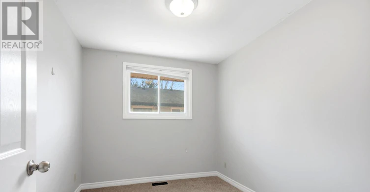 A-195B Cedarvale Crescent, Waterloo, ON, N2L 4T3 - 9