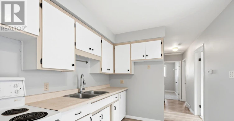 A-195B Cedarvale Crescent, Waterloo, ON, N2L 4T3 - 8