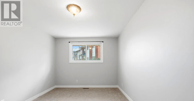 A-195B Cedarvale Crescent, Waterloo, ON, N2L 4T3 - 13