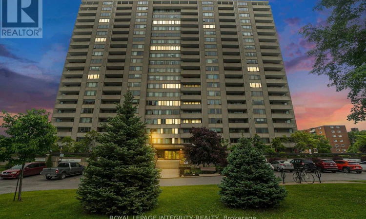 1708-2625 Regina Street