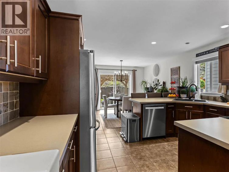 1458 Pacific Way, Kamloops, BC, V2E 0A4 - 11