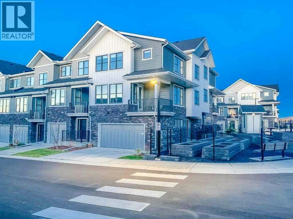 917 Crestridge Common SW, Calgary, AB, T3B 6L6