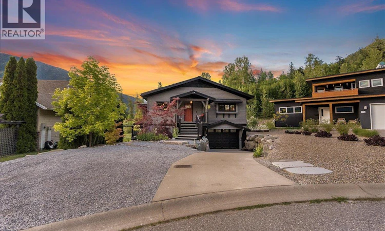 530 Foster Place