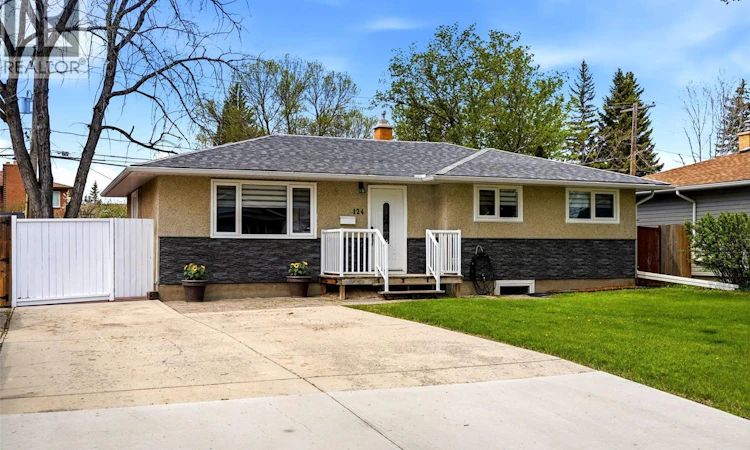 124 Riddell Crescent