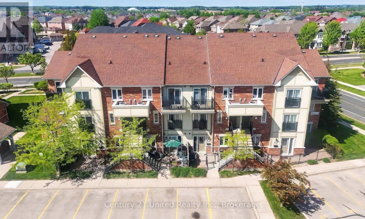 30-2285 Bur Oak Avenue