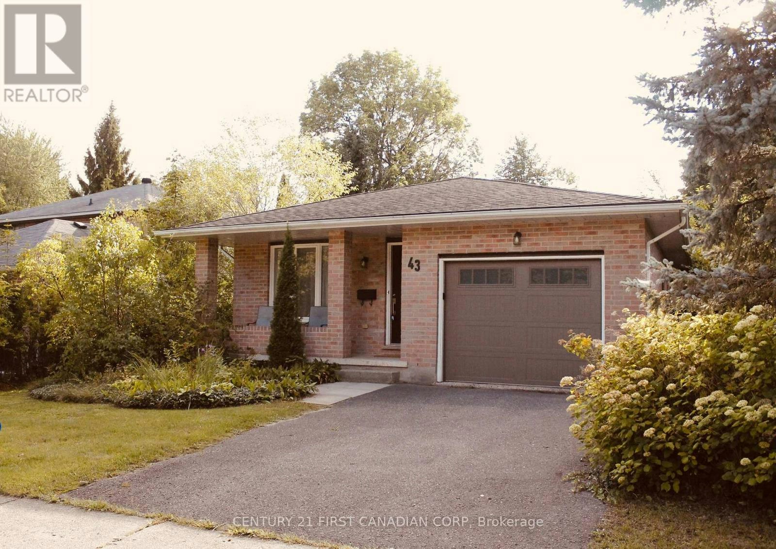 43 Walmer Gardens, London, ON, N6G 4H5