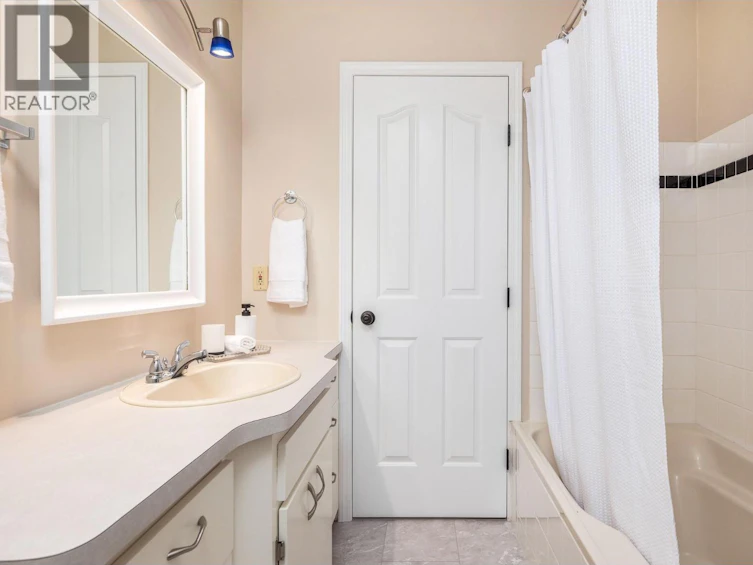 6960 Brewer Road, Coldstream, BC, V1B 3H2 - 23