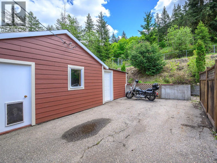 6960 Brewer Road, Coldstream, BC, V1B 3H2 - 41