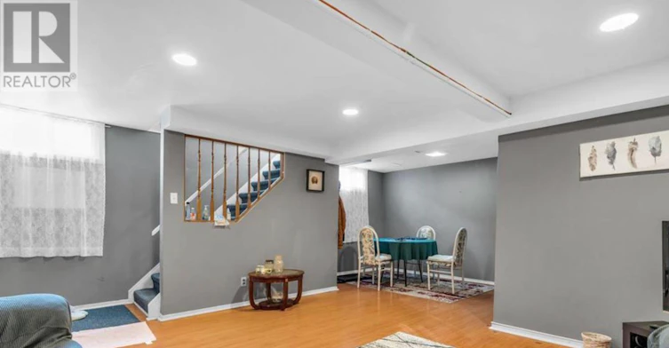 B-197A Cedarvale Crescent, Waterloo, ON, N2L 4T3 - 2