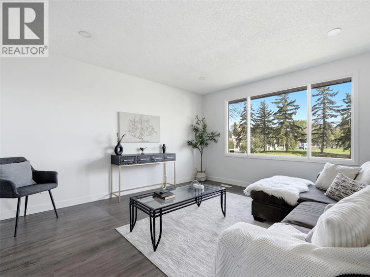 127 Mackenzie Way, Regina, SK, S4N 5M9 - 4