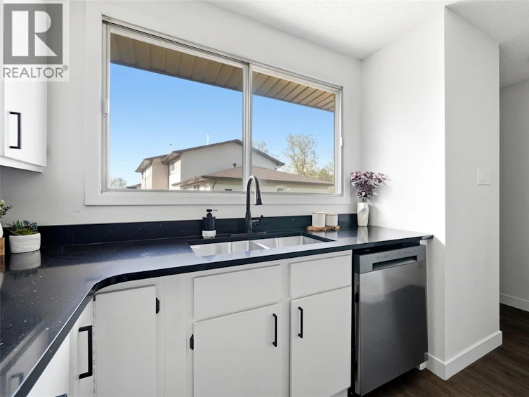 127 Mackenzie Way, Regina, SK, S4N 5M9 - 7