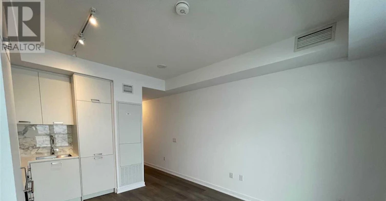 817-38 Honeycrisp Crescent, Vaughan, ON, L4K 0M8 - 3