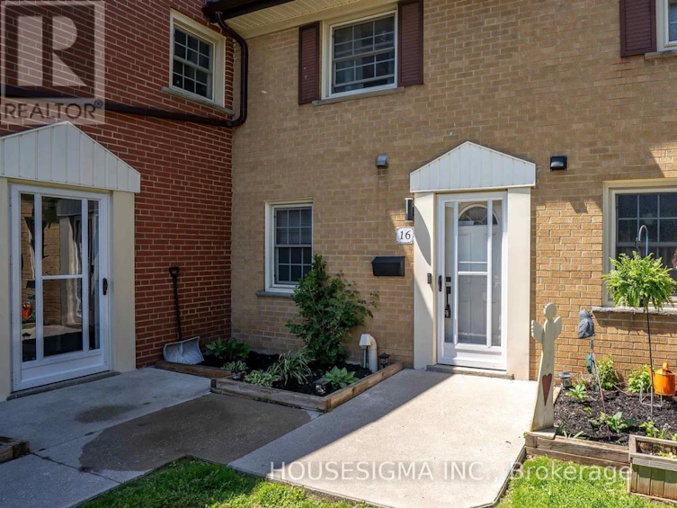 16 Arbour Glen Crescent, London, ON, N5Y 1Z9 - 2