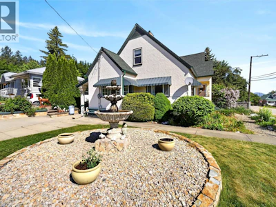 900 Sicamous Street - 4