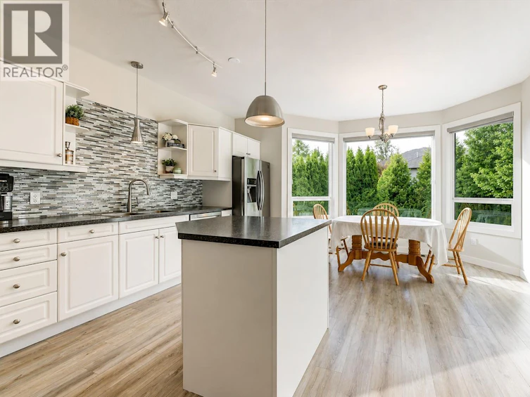 2083 Rosefield Drive, West Kelowna, BC, V1Z 3Y8 - 10