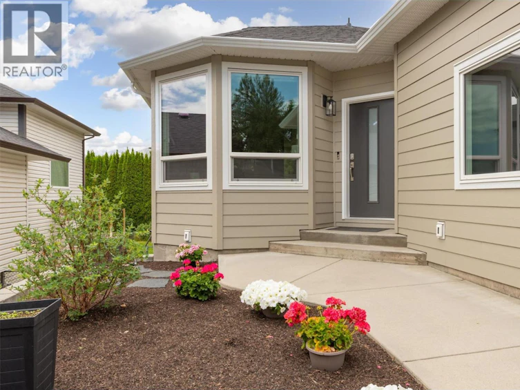 2083 Rosefield Drive, West Kelowna, BC, V1Z 3Y8 - 2
