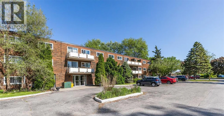 10-950 12, 22 Eastlawn 29 Avenue, Sarnia, ON, N7S 1X2