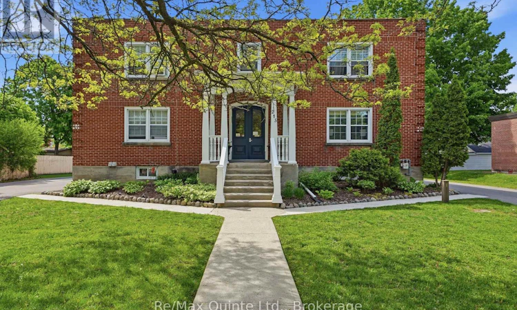 215 Victoria Avenue