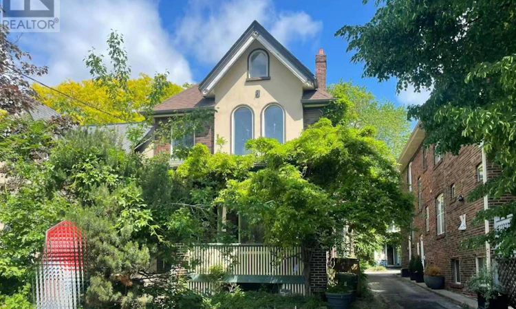 42 Amelia Street