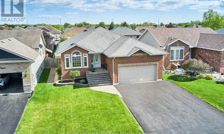 11 Fox Den Drive