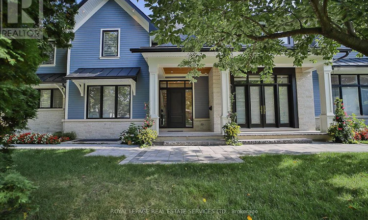 1301 Twin Oaks Dell