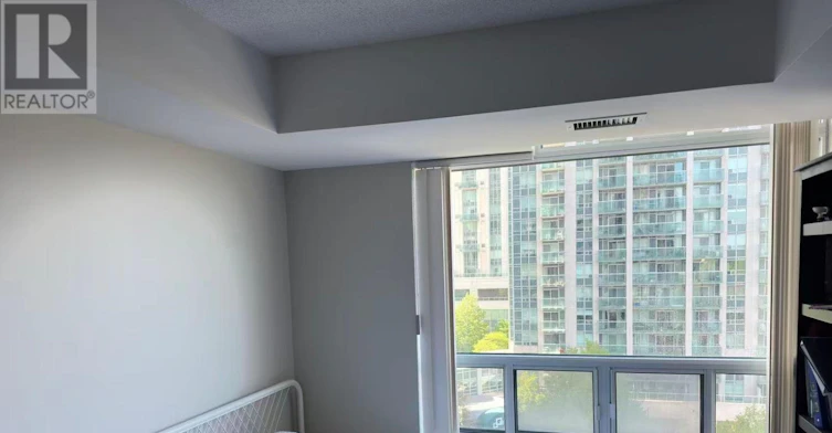 911-28 Harrison Garden Boulevard, Toronto, ON, M2N 7B5 - 11