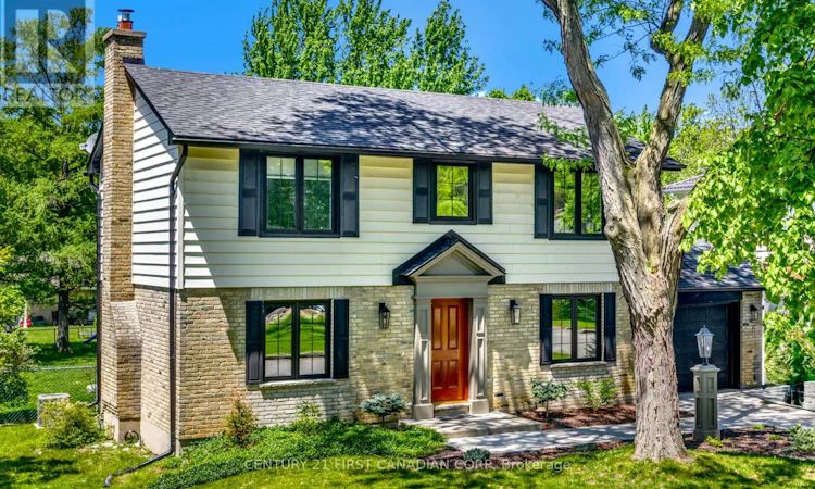 54 Lloyd Manor Crescent