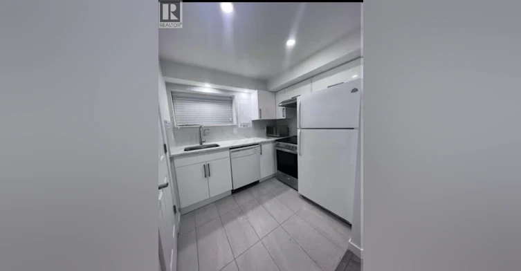 680 Sperling Avenue, Burnaby, BC, V5B 4H5 - 2