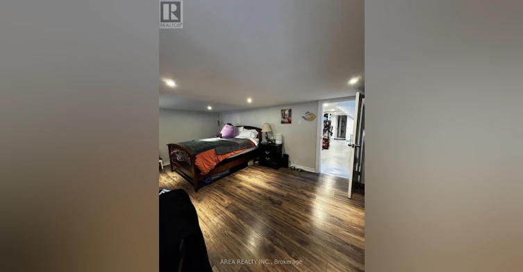 81 Humewood Drive, Toronto, ON, M6C 2W3 - 17