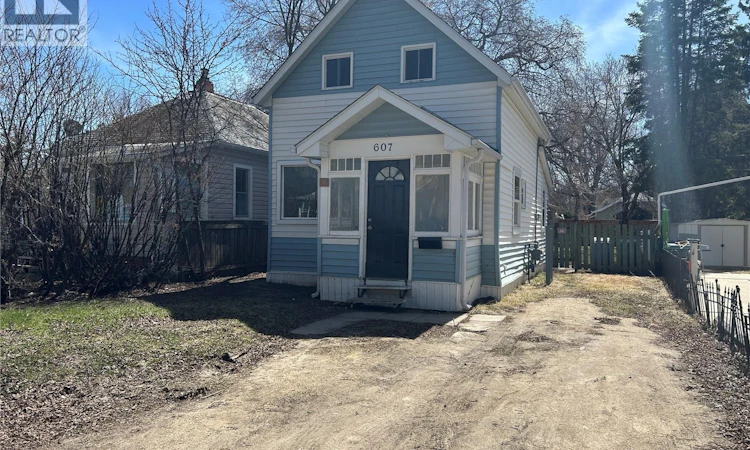 607 28th Street W