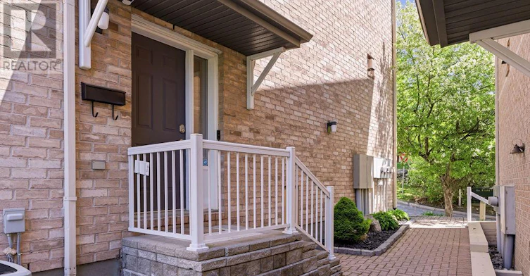 8 Pondside Private, Ottawa, ON, K1K 4X3 - 3