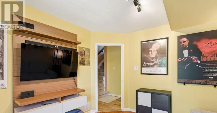 8 Pondside Private, Ottawa, ON, K1K 4X3 - 6